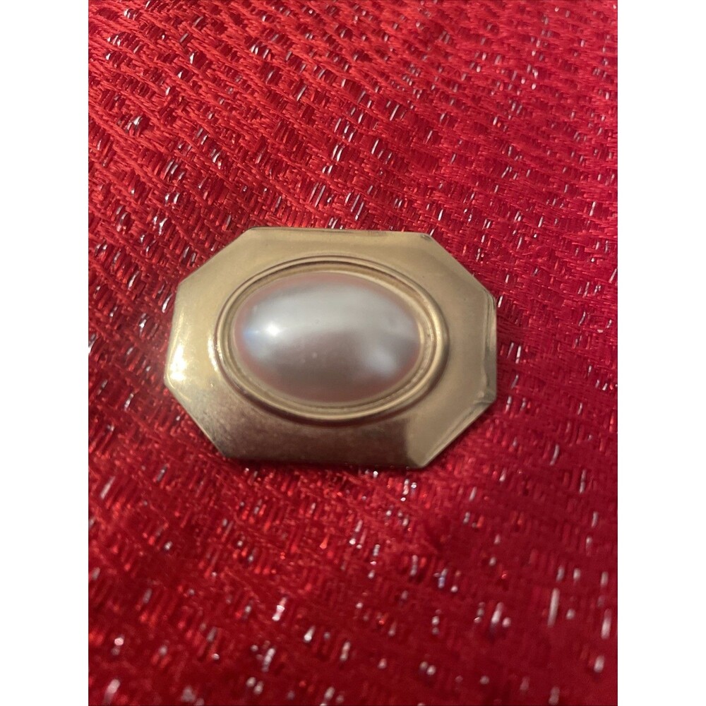 Vintage Jeri-Lou Faux Pearl Gold Tone Ring Style Scarf Clip